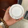 camera báo khói giấu kín
