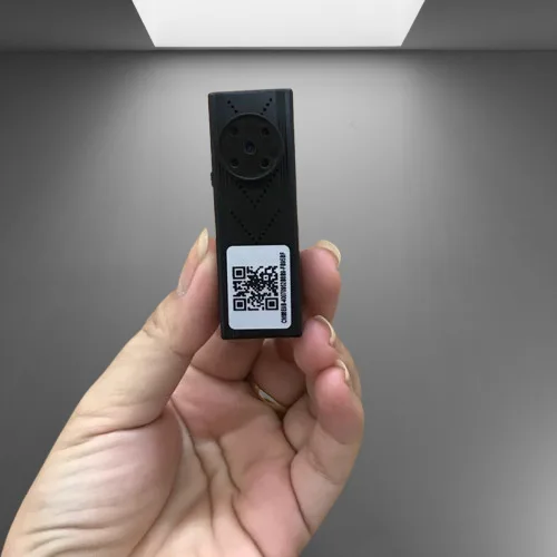 camera ngụy trang cúc áo
